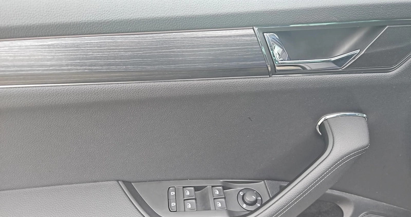 Skoda Superb cena 94900 przebieg: 172908, rok produkcji 2020 z Gniew małe 137
